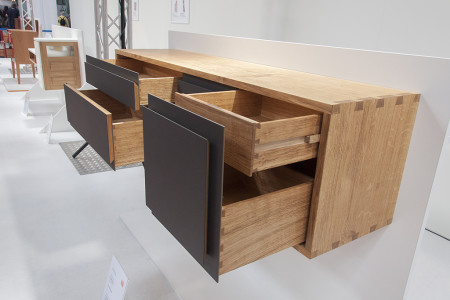 Sideboard in Eiche und Linoleum – Die...
