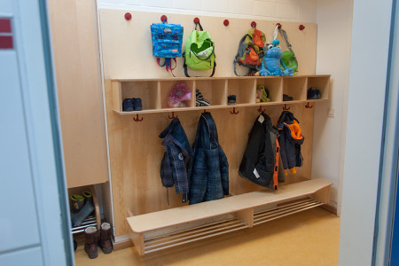 Kindergarderoben aus Birkenmultiplex