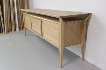 Sideboard in geölter Ulme (Rüster)/Gesellenstück...