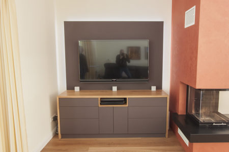 HIFI-Möbel in Eiche und Linoleum