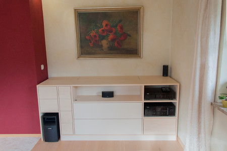 Hifi-Möbel mit TV-Lift in Ahorn und Linoleum